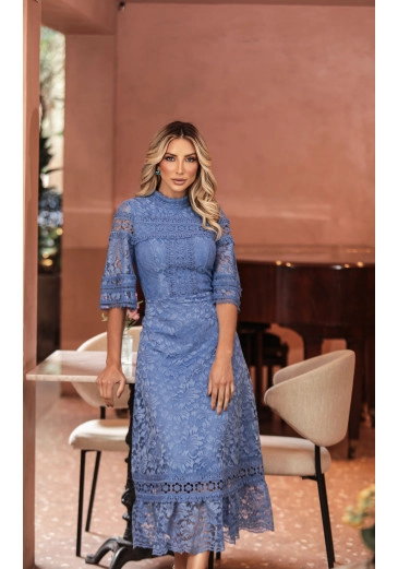 Vestido Midi Em Renda com Guipir Com Mangas Abertas Azul Doce Maria Primavera/Verão 2025